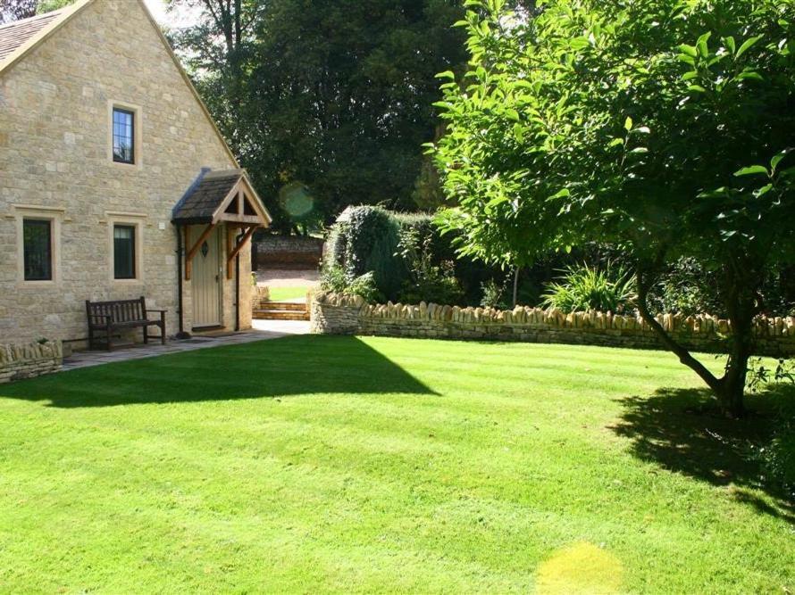 Tumbledown Villa Broadway  Exterior photo